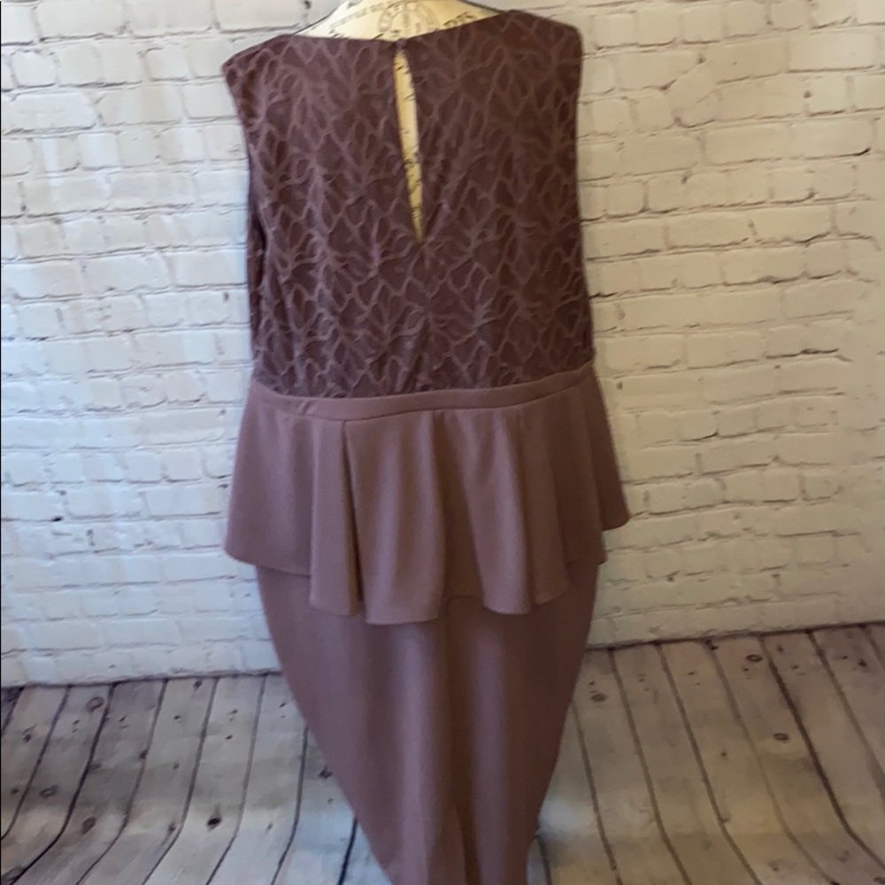 Torrid Mauve scuba lace textured  peplum dress 22 - Picture 2 of 7